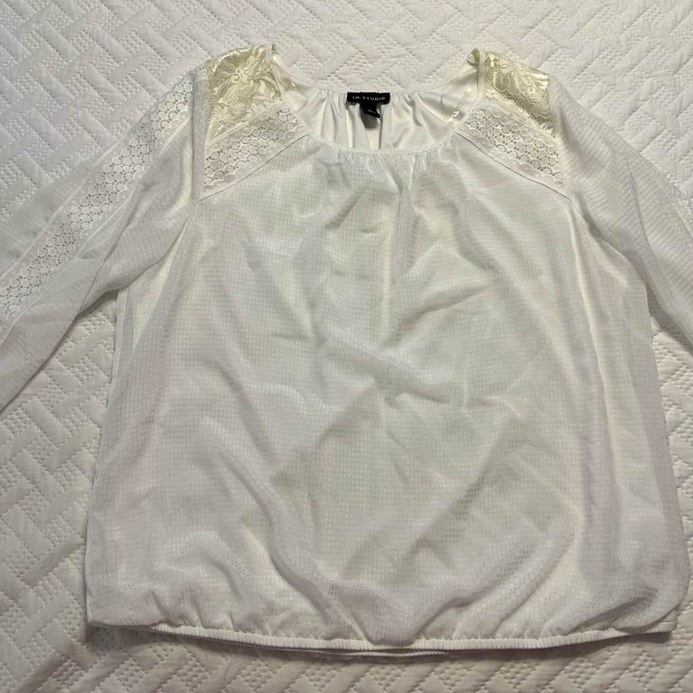 Elegant White Lace Women's Top